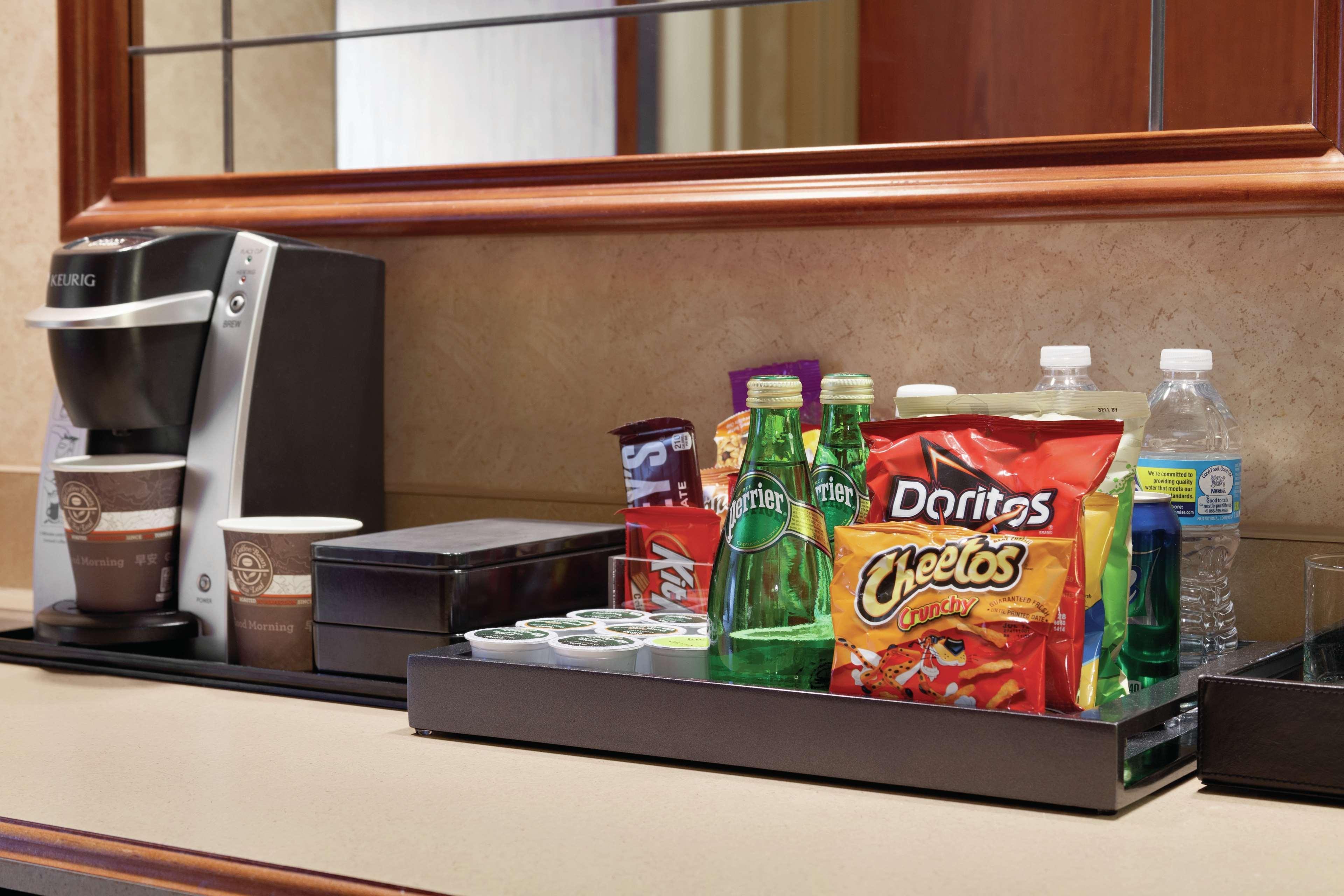 Hilton Garden Inn Portland לייק אוסווגו מראה חיצוני תמונה