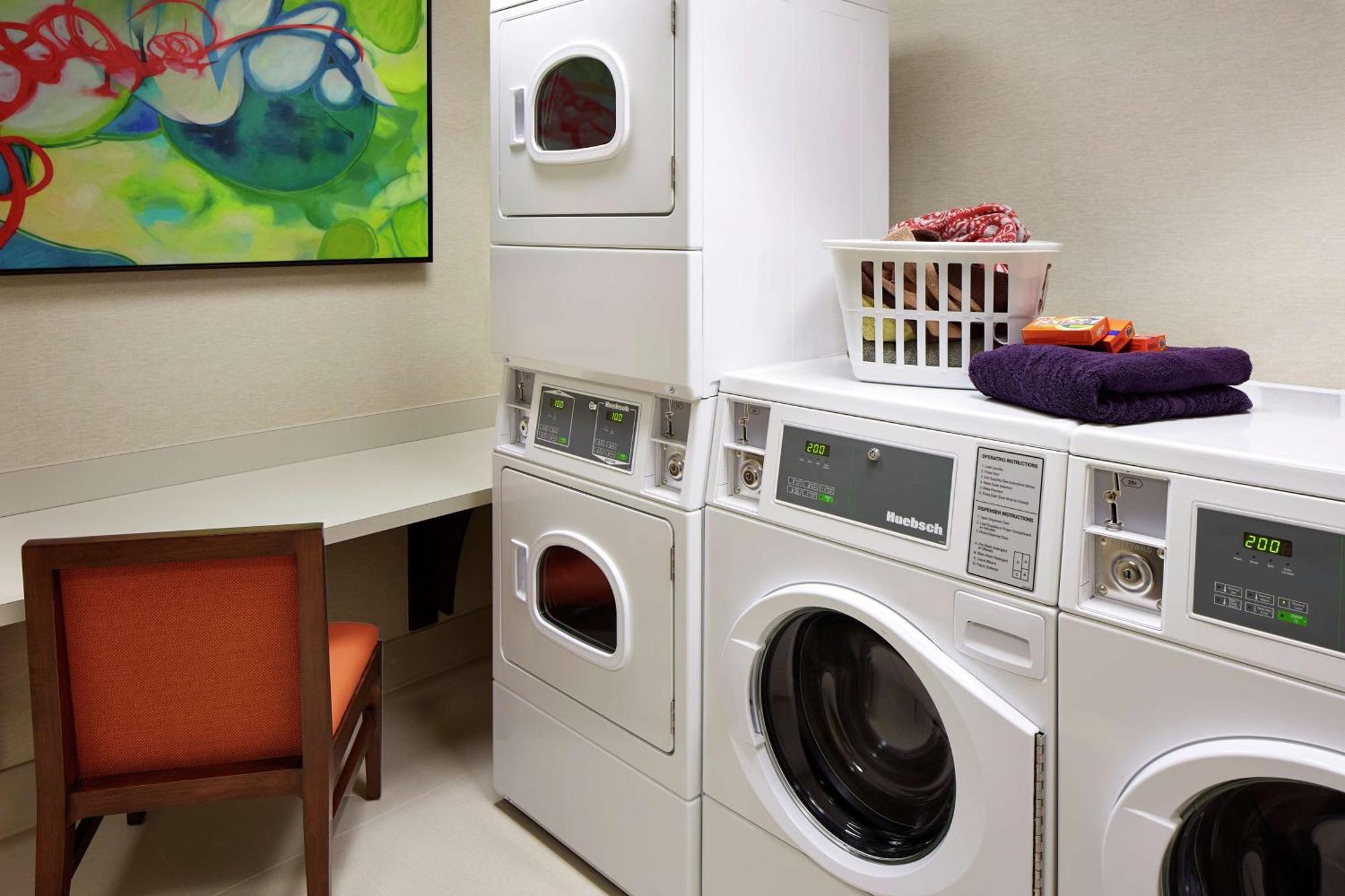 Hilton Garden Inn Portland לייק אוסווגו מראה חיצוני תמונה