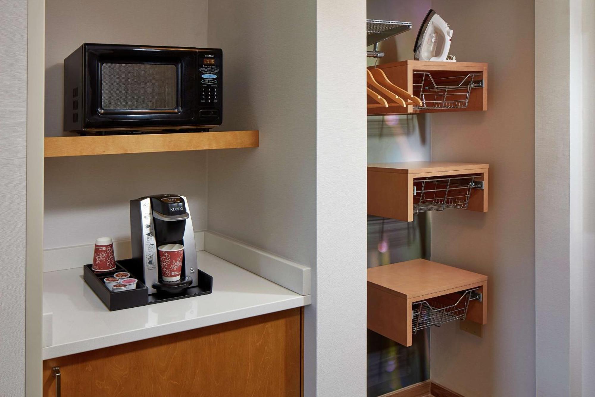 Hilton Garden Inn Portland לייק אוסווגו מראה חיצוני תמונה