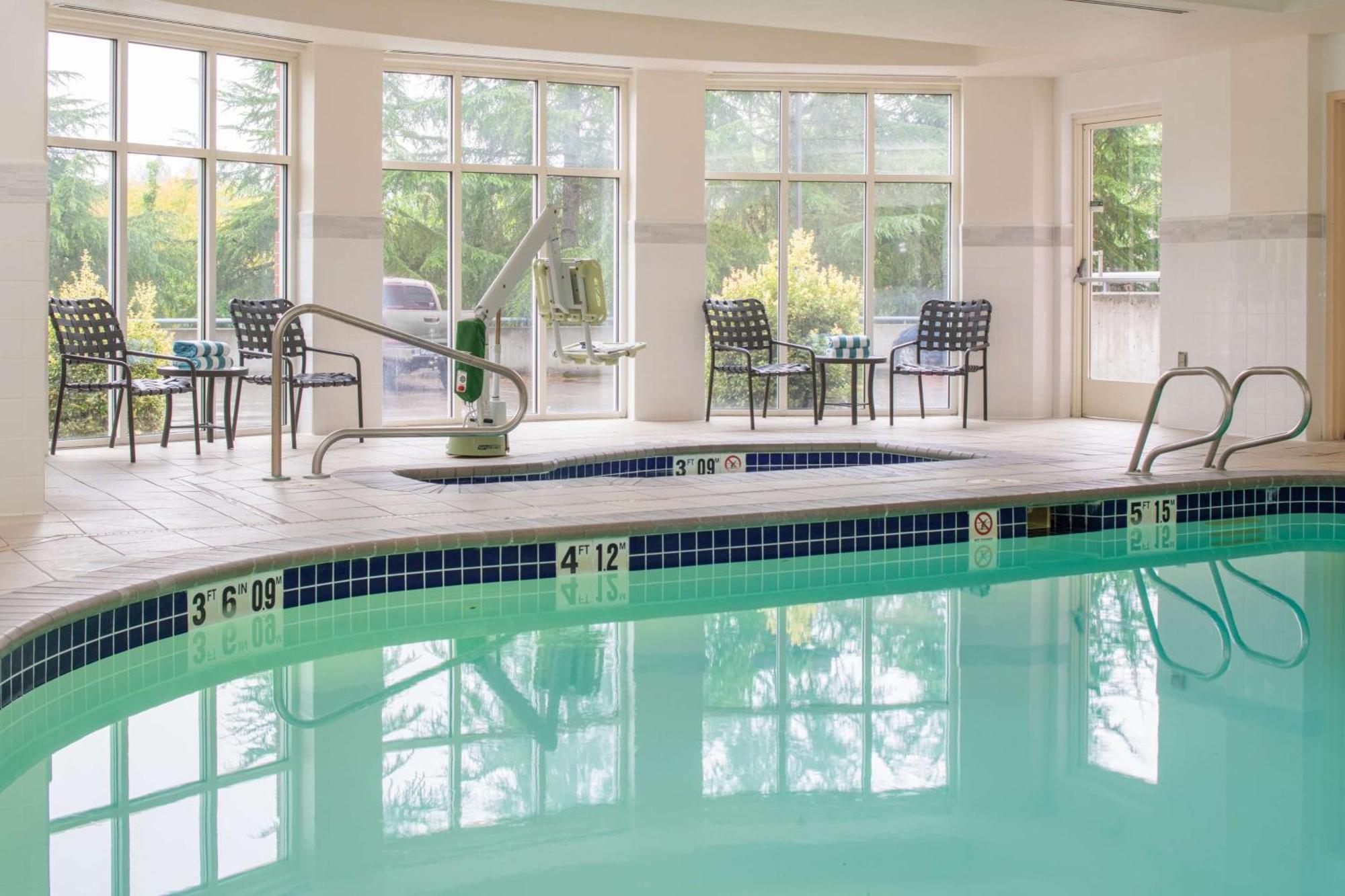 Hilton Garden Inn Portland לייק אוסווגו מראה חיצוני תמונה