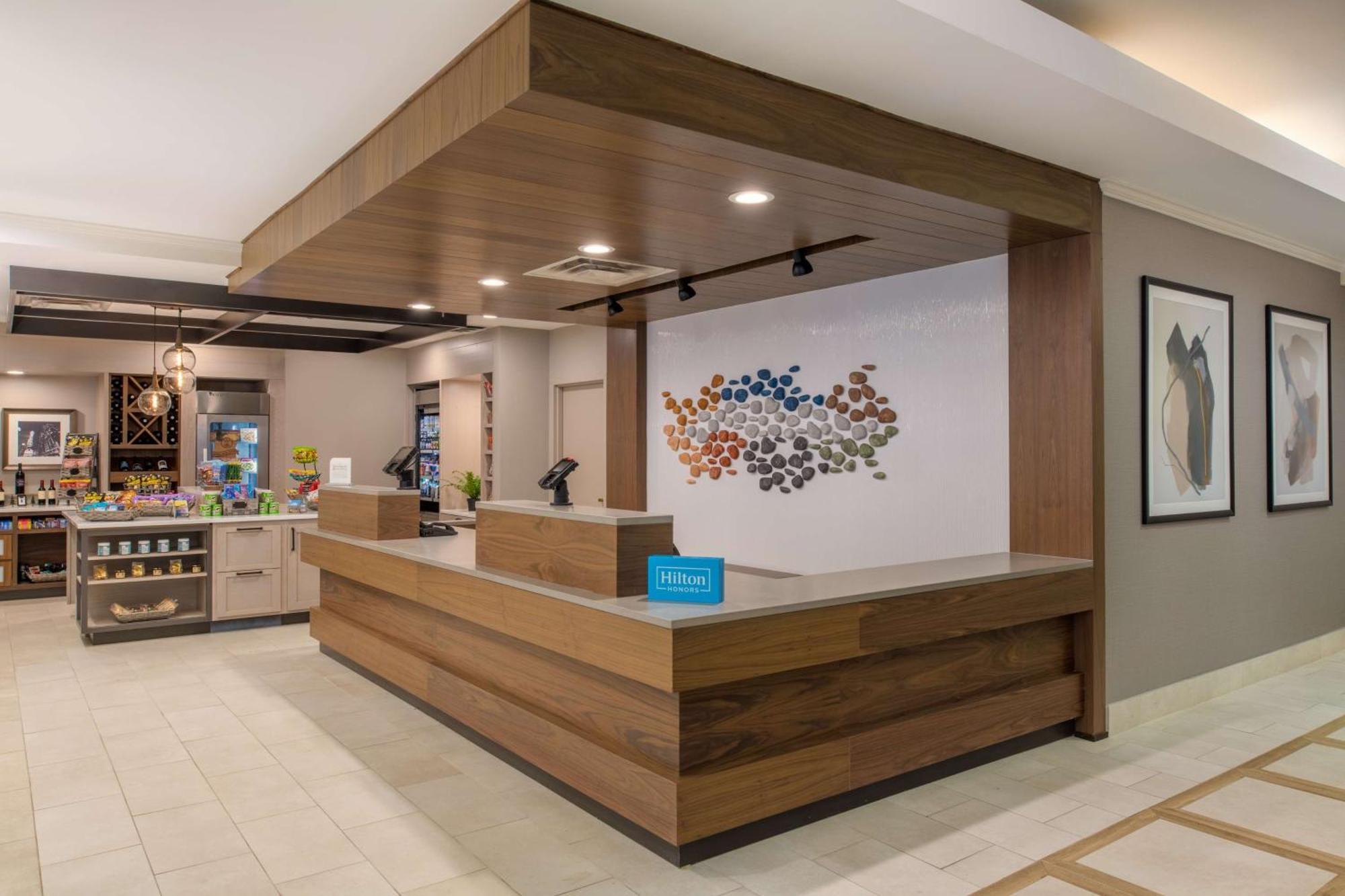 Hilton Garden Inn Portland לייק אוסווגו מראה חיצוני תמונה