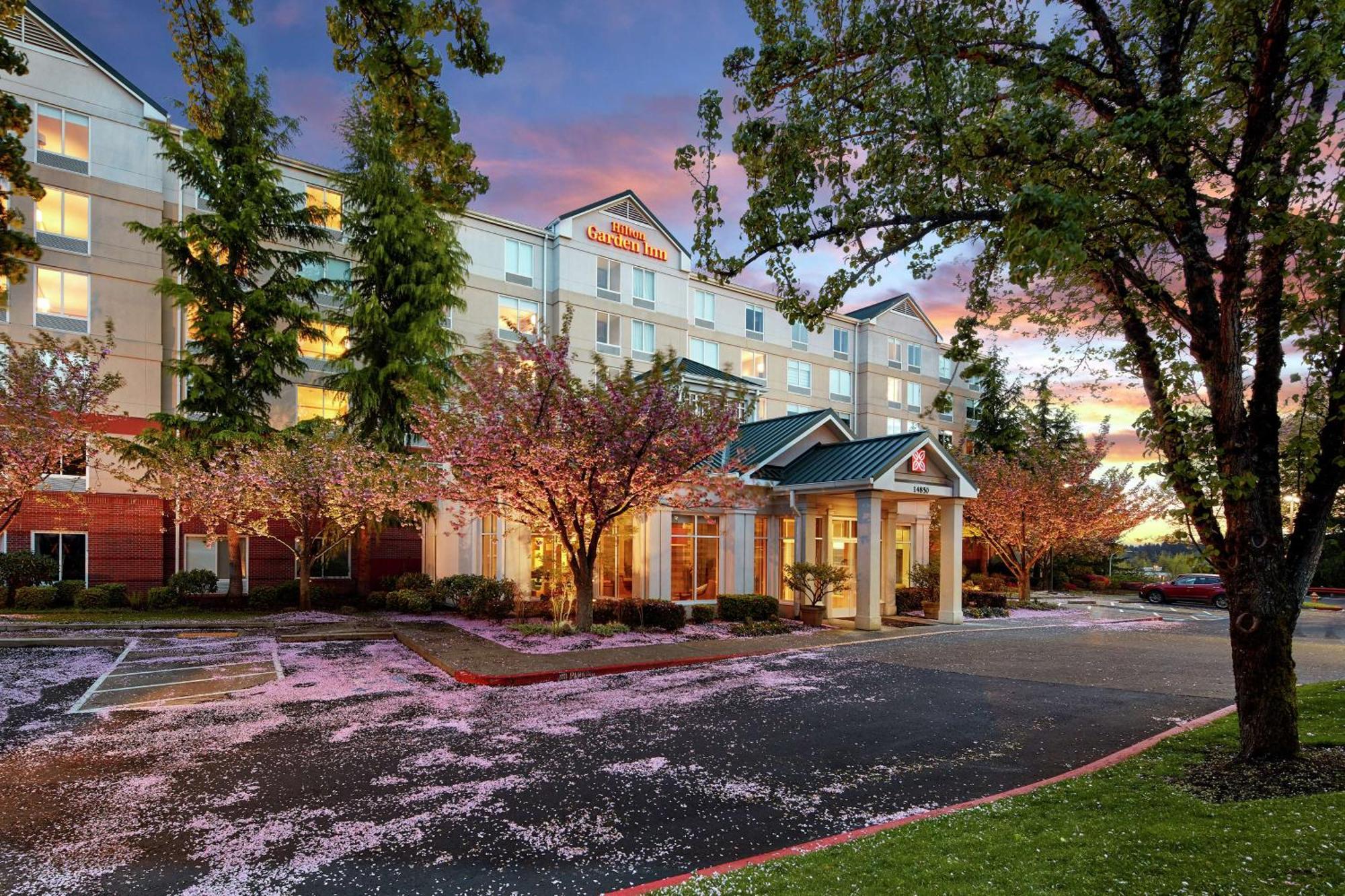 Hilton Garden Inn Portland לייק אוסווגו מראה חיצוני תמונה