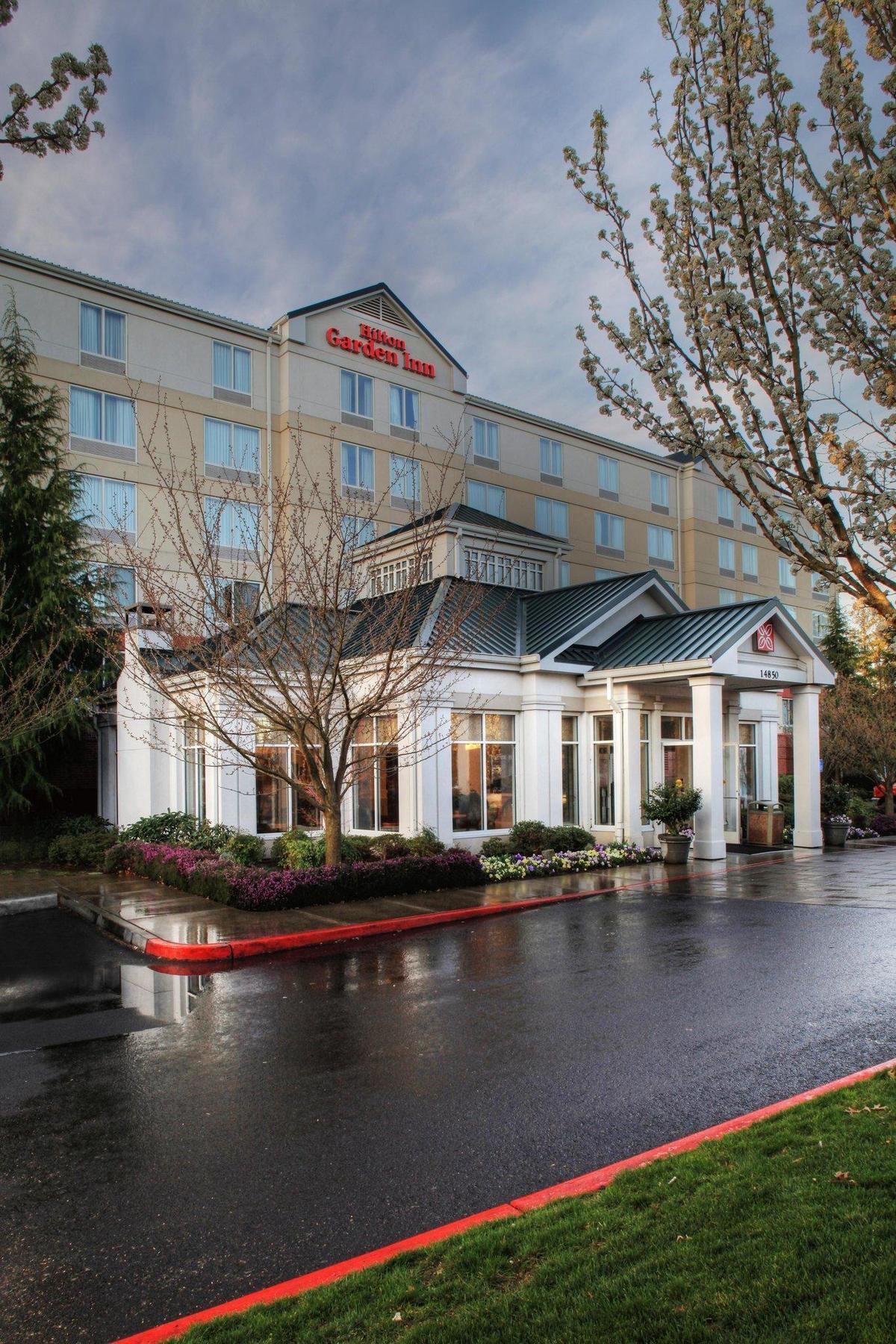 Hilton Garden Inn Portland לייק אוסווגו מראה חיצוני תמונה