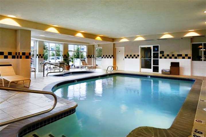 Hilton Garden Inn Portland לייק אוסווגו מראה חיצוני תמונה