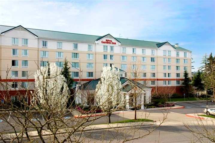 Hilton Garden Inn Portland לייק אוסווגו מראה חיצוני תמונה